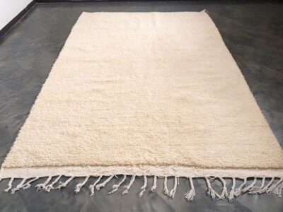 7x10 Plain White Beni Carpet - Image 4