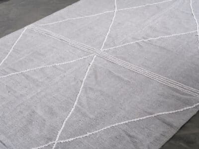 7x10 Light Grey Moroccan Kilim Rug - Image 4