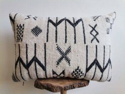 16x24 Moroccan Cushion White - Image 4