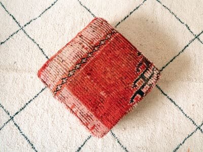 24X24X8'' Vintage Ottoman Pink - Image 2