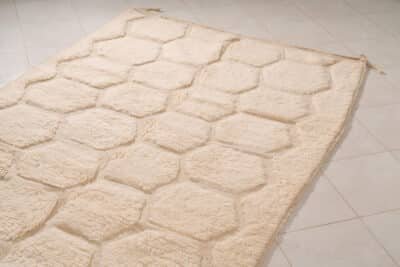 5x8 Soft Berber Rug White - Image 3
