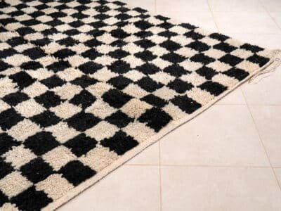 5x8 Checkered Rug - Image 5