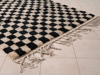 5x8 Checkered Rug - Image 6