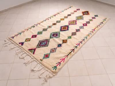 5x10 Large Rug White - Image 2