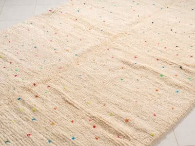 6x10 White Large Carpet - Image 5