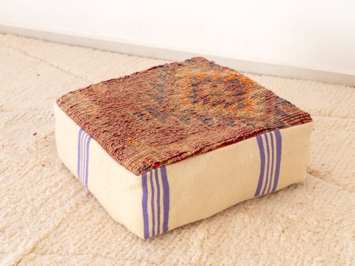 POUF415 Vintage Earthy Red Berber Pouf