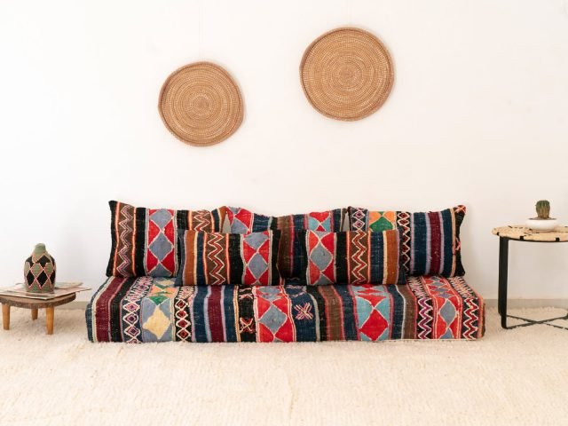 180cm //6ft Boucherouite multicolored sofa